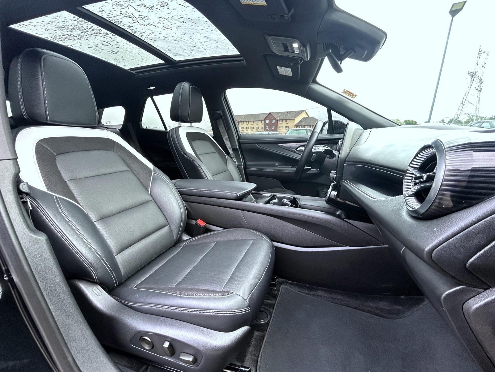 Used 2024 Black Chevrolet LT image 17