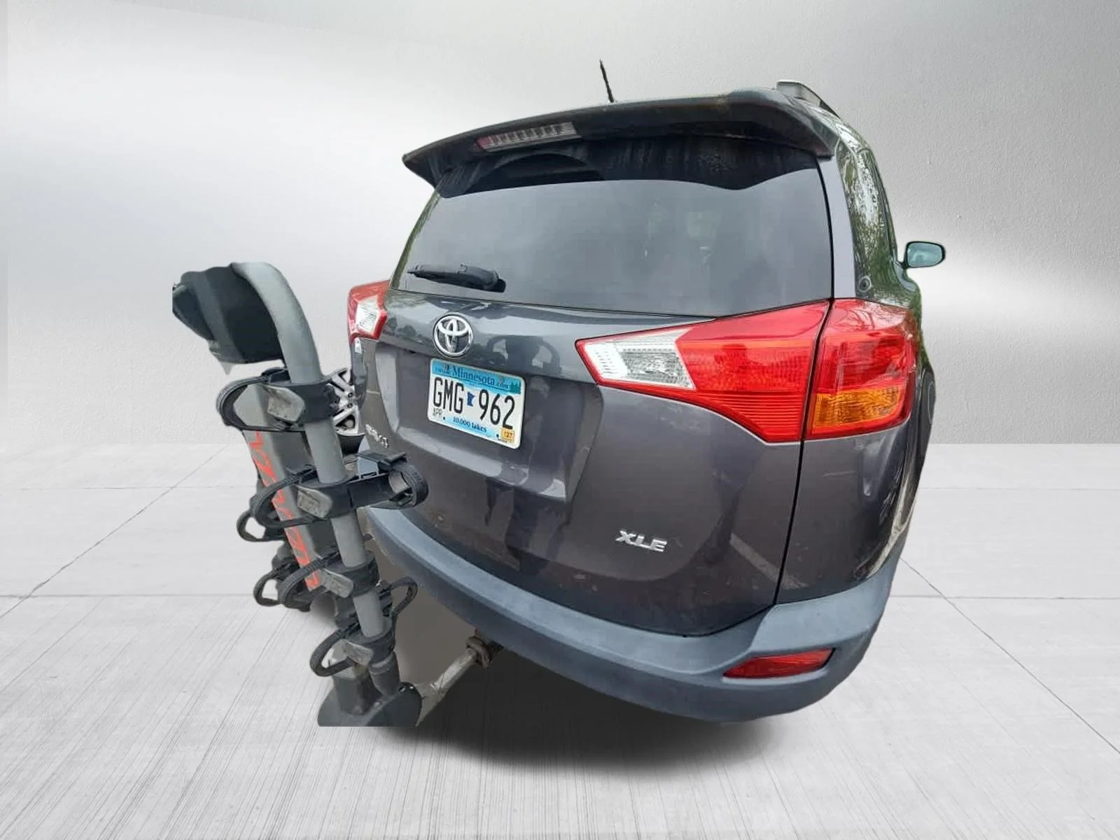 Used 2014 Magnetic Gray Metallic Toyota XLE image 5