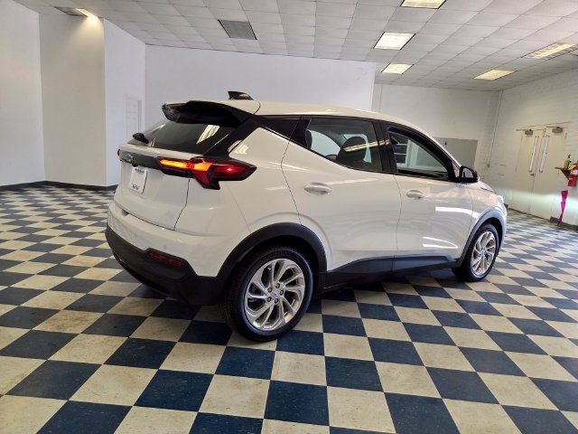 2027 Chevrolet Bolt LT - Photo 7