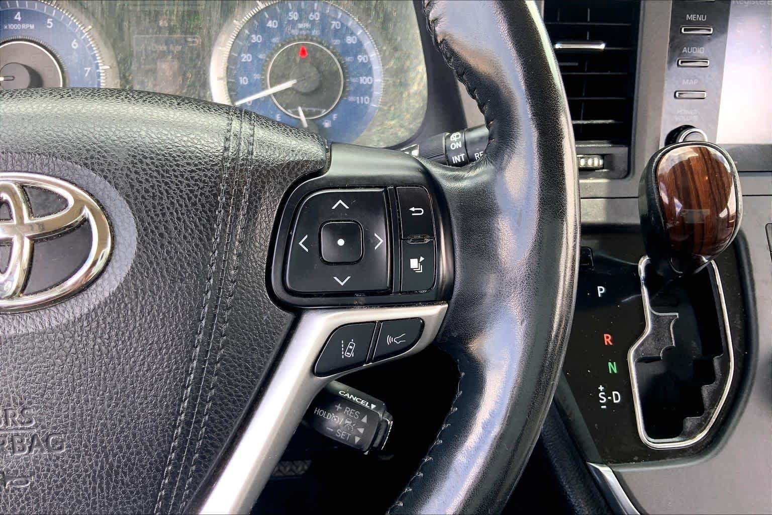 Used 2018 Toasted Walnut Pearl Toyota Limited image 24