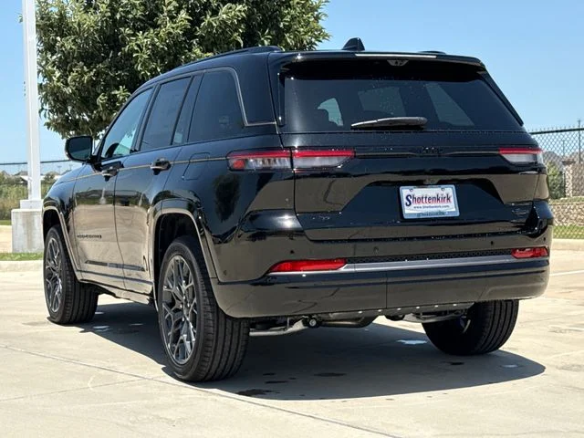 New 2026 Diamond Black Crystal Pearl-Coat Exterior Paint Jeep Summit image 7