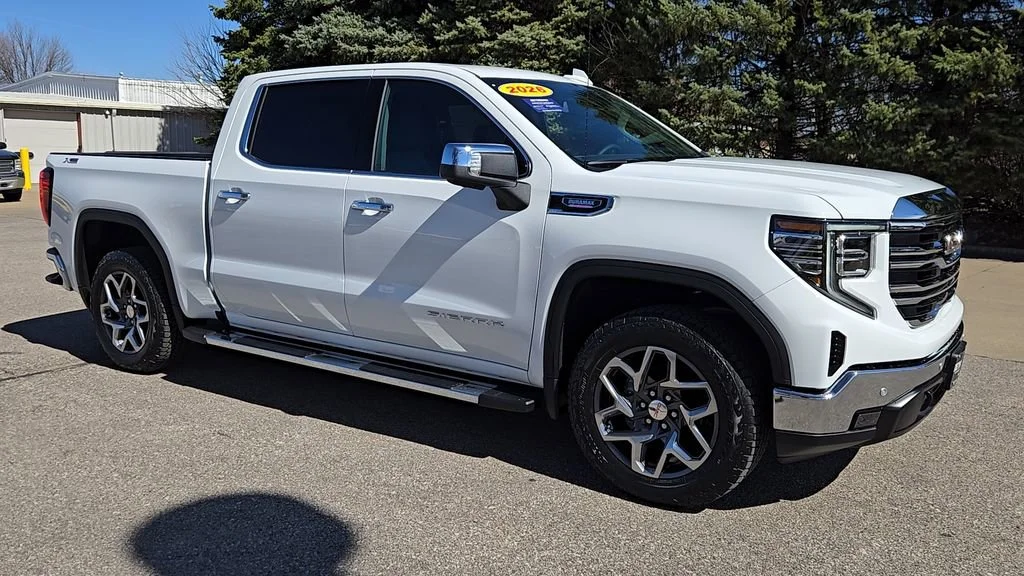New 2026 Summit White GMC SLT image 2