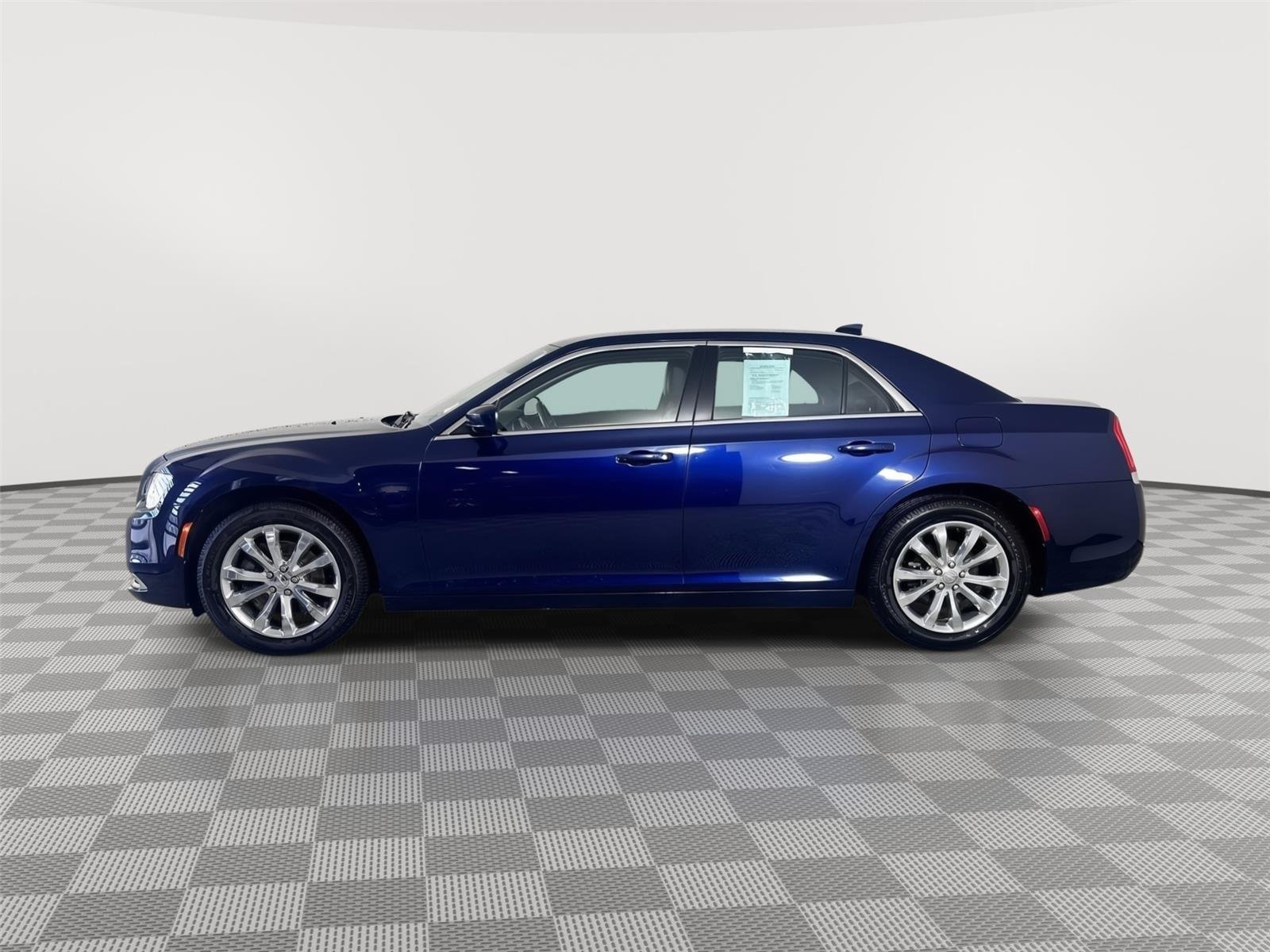 Used 2017 Jazz Blue Pearlcoat Chrysler Limited image 4