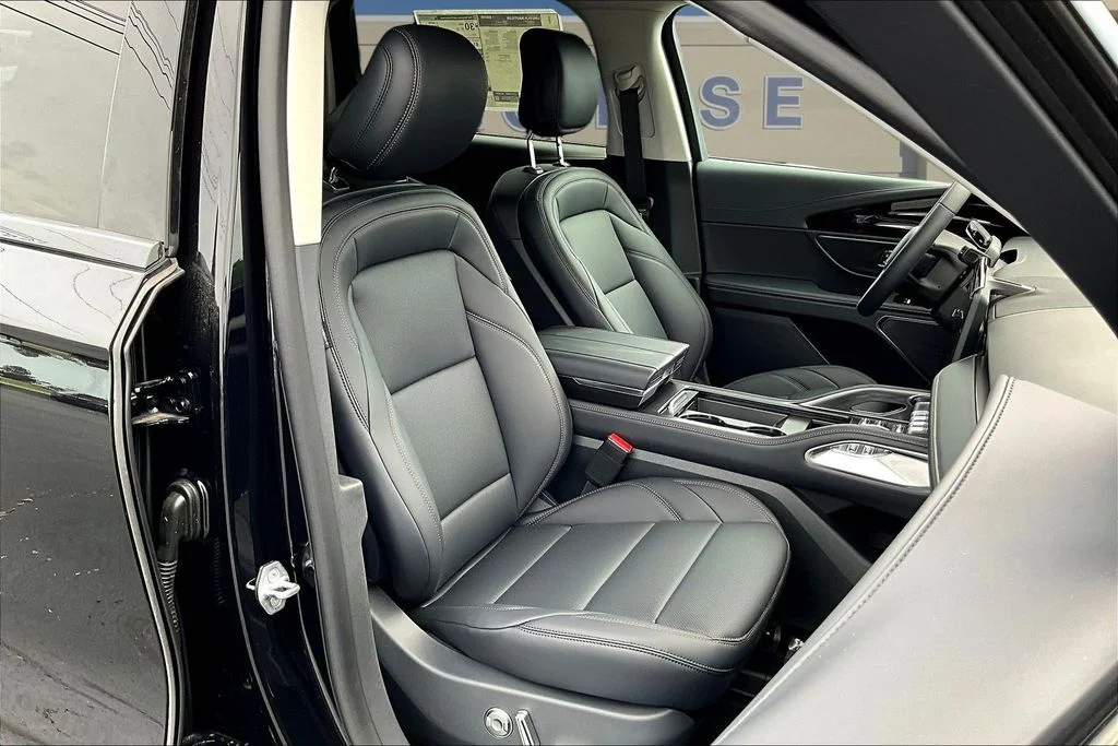 New 2026 Infinite Black Metallic Clearcoat Lincoln Premiere image 11