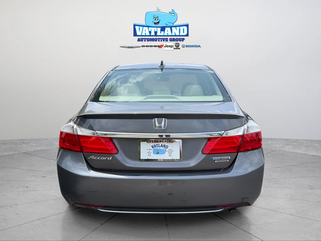 Used 2014 Modern Steel Metallic Honda Touring image 4