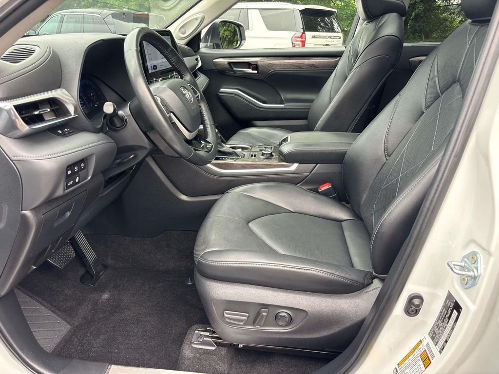 Used 2024 Beige Toyota Platinum image 10