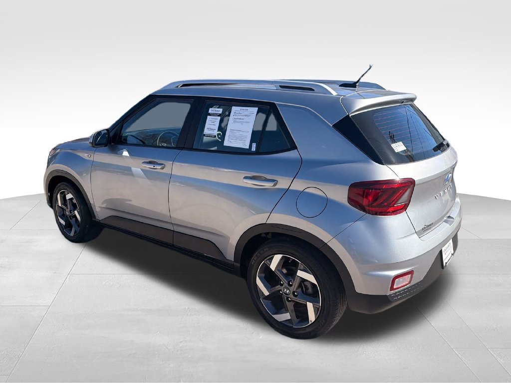 Used 2025 Silver Hyundai SEL image 3