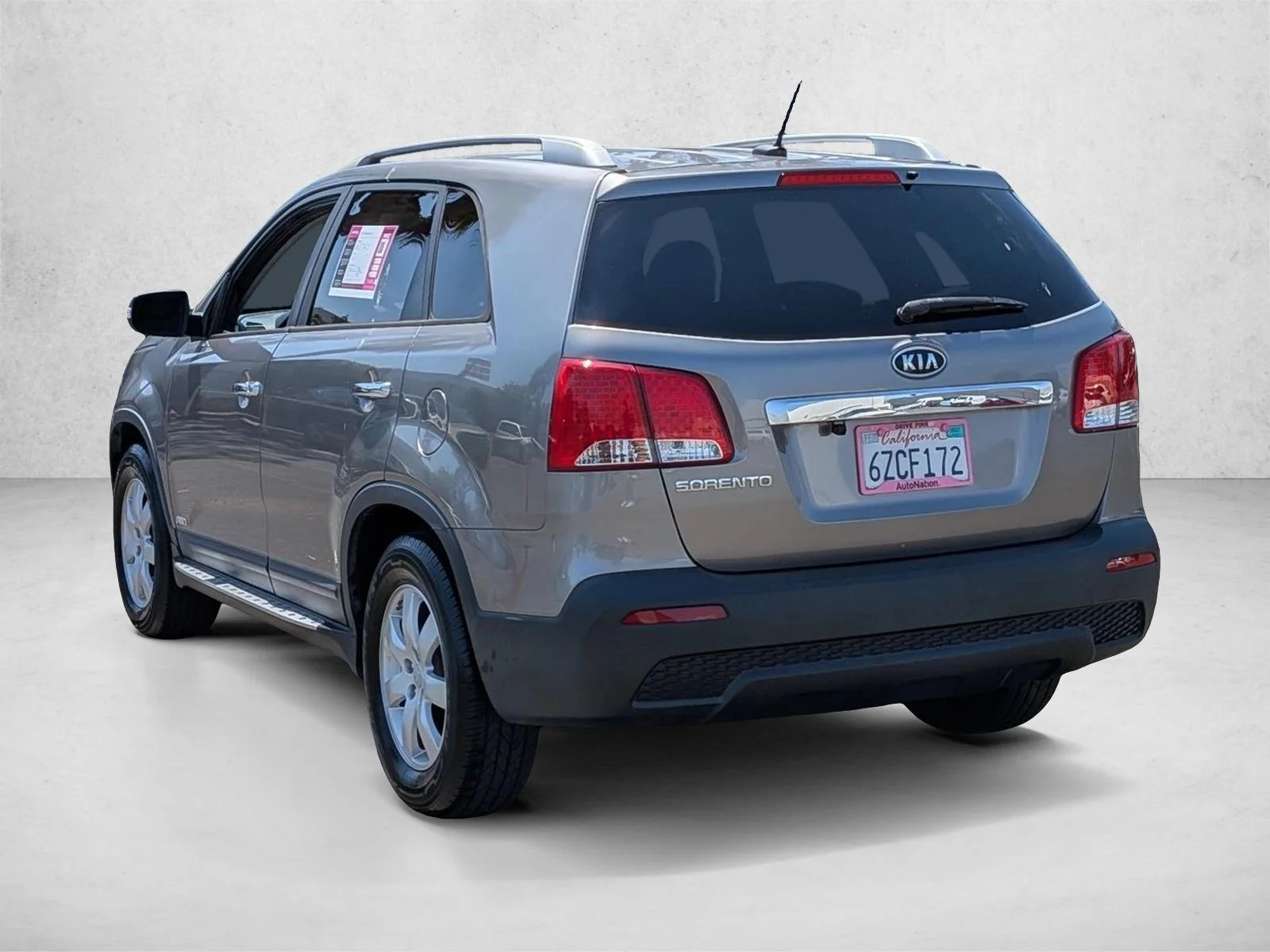 Used 2013 Titanium Silver Kia LX image 8
