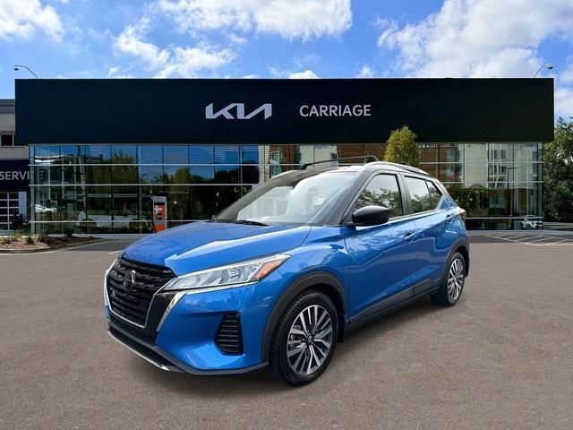 Used 2021 Blue Nissan SV image 4