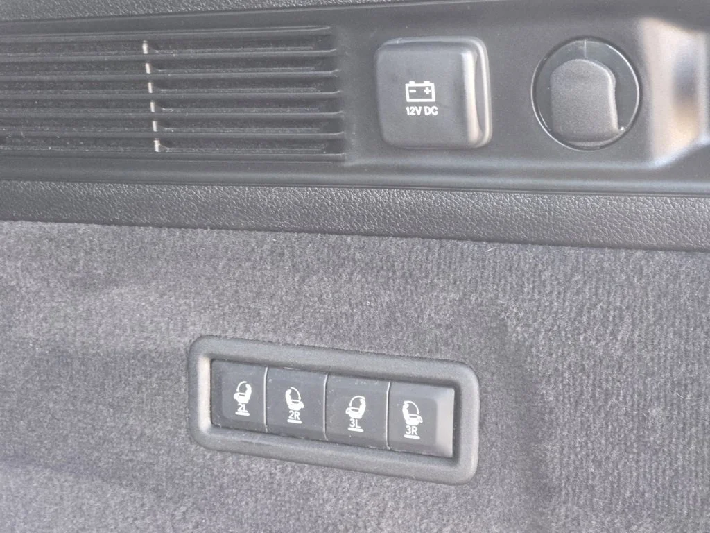 2024 Jeep Grand Wagoneer L Series III - Photo 38