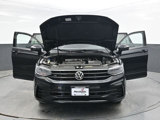 Used 2022 Black Volkswagen 2.0T SE R-Line Black image 34