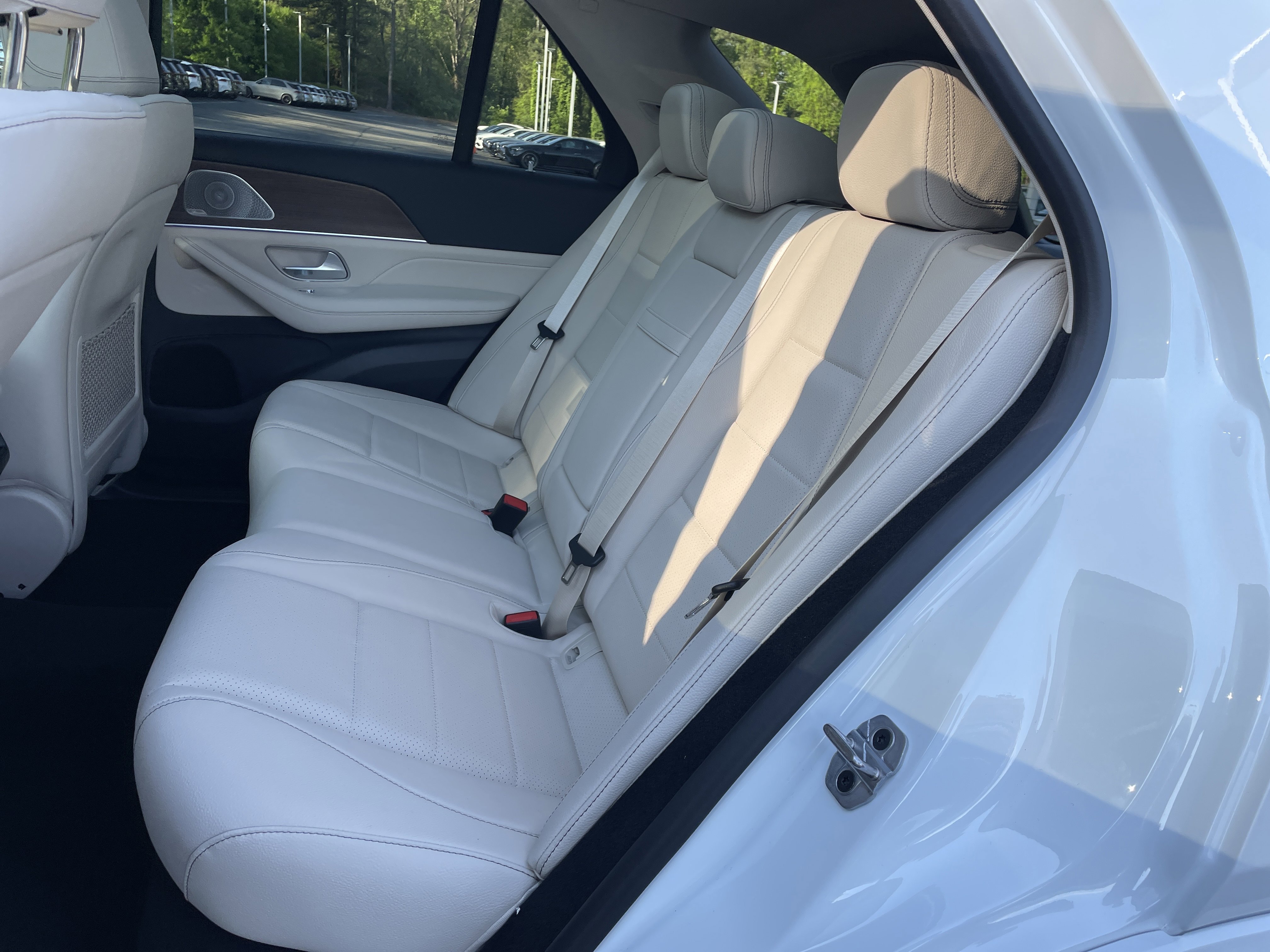 New 2026 MANUFAKTUR Moonlight White Metallic Mercedes-Benz GLE 350 4MATIC® SUV image 35