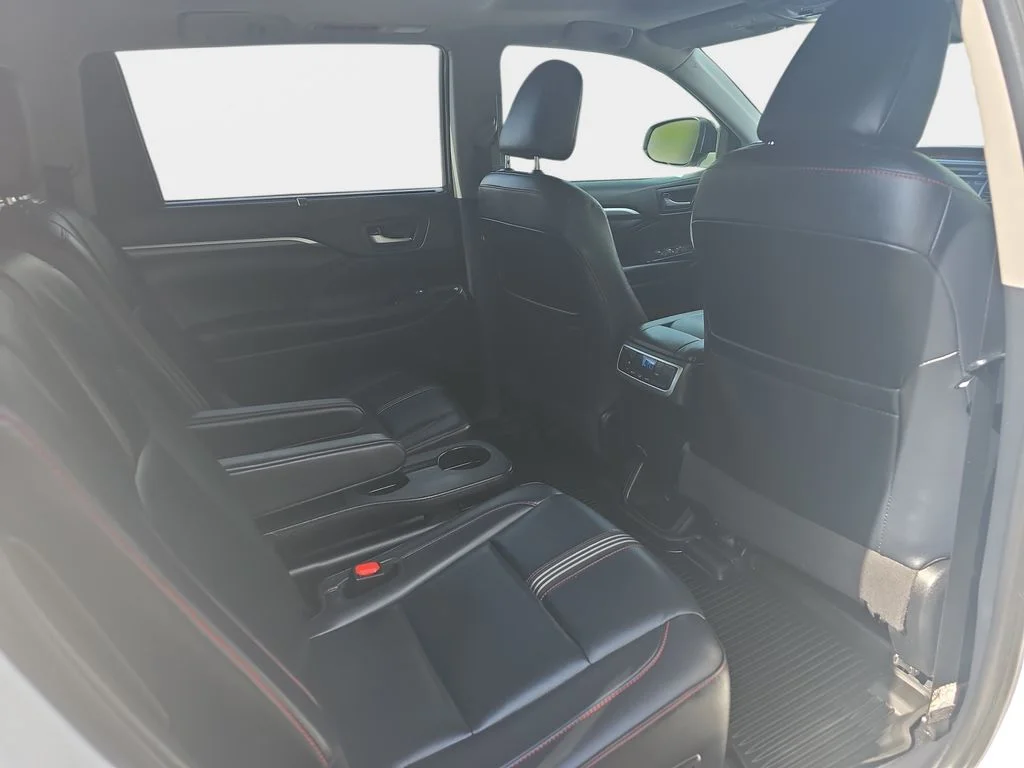 Used 2019 White Toyota SE image 14