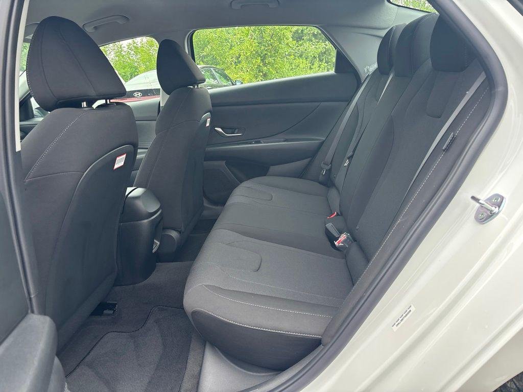 New 2026 White Hyundai SE image 11