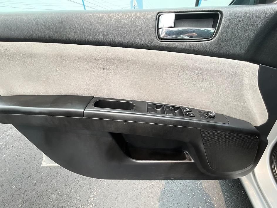 Used 2012 Silver Nissan 2.0 S image 15