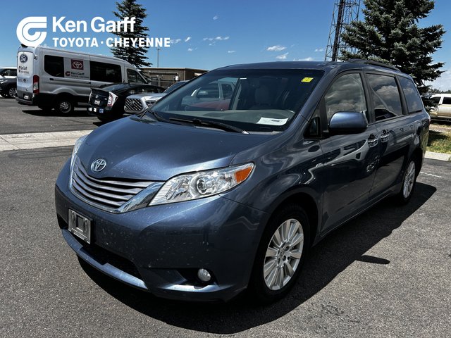 2017 Toyota Sienna XLE