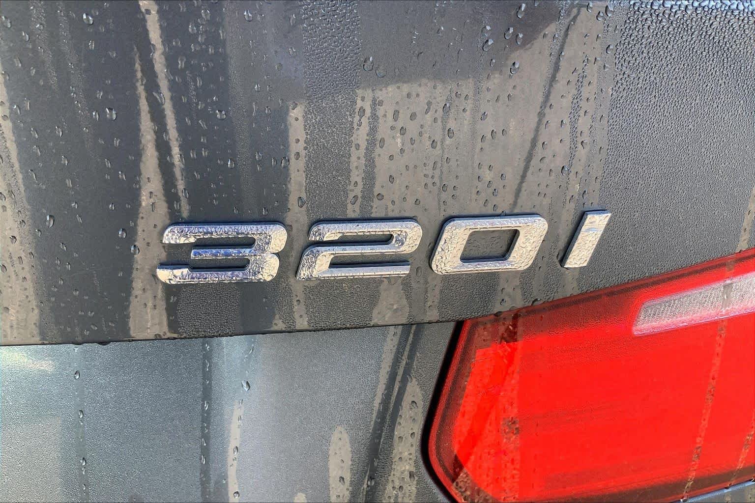 Used 2015 Black Sapphire Metallic BMW 320i image 10