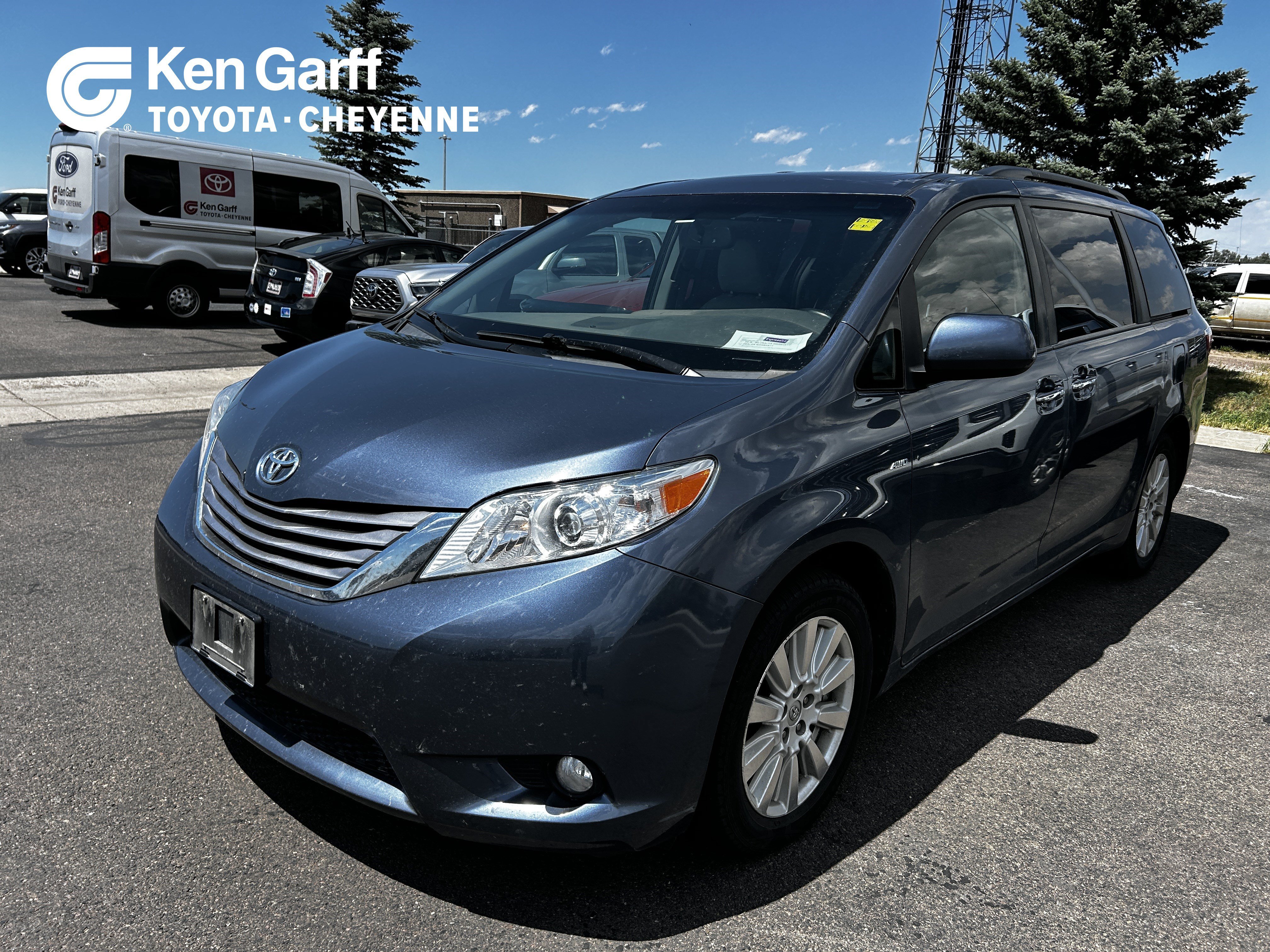 2017 Toyota Sienna XLE V6 AWD 7-Passenger's photo