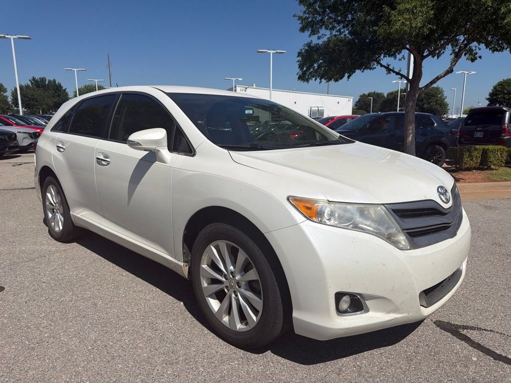 Used 2013 White Toyota XLE image 3