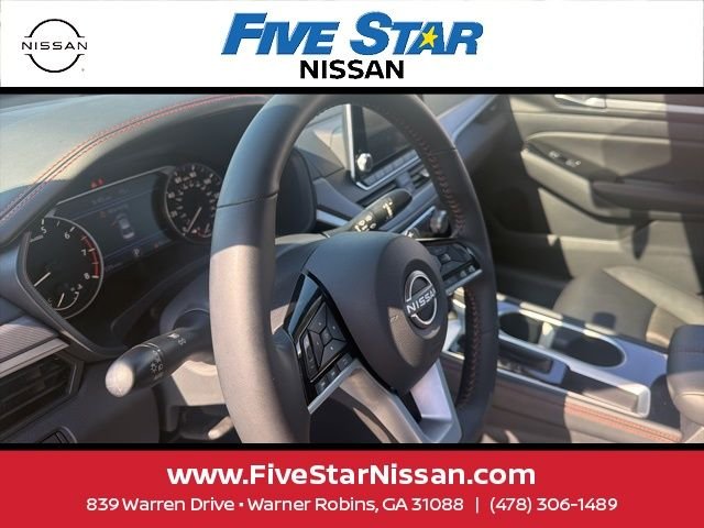 Used 2025 Black Nissan 2.5 SR image 22