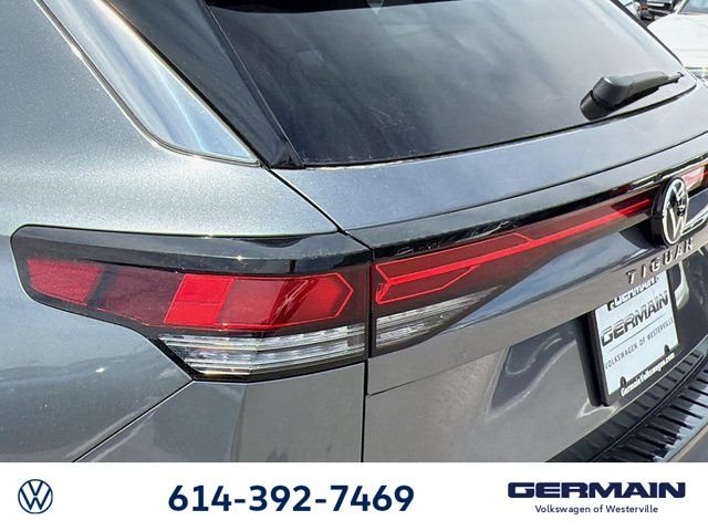 New 2026 Platinum Gray Metallic Volkswagen 2.0T SE image 14