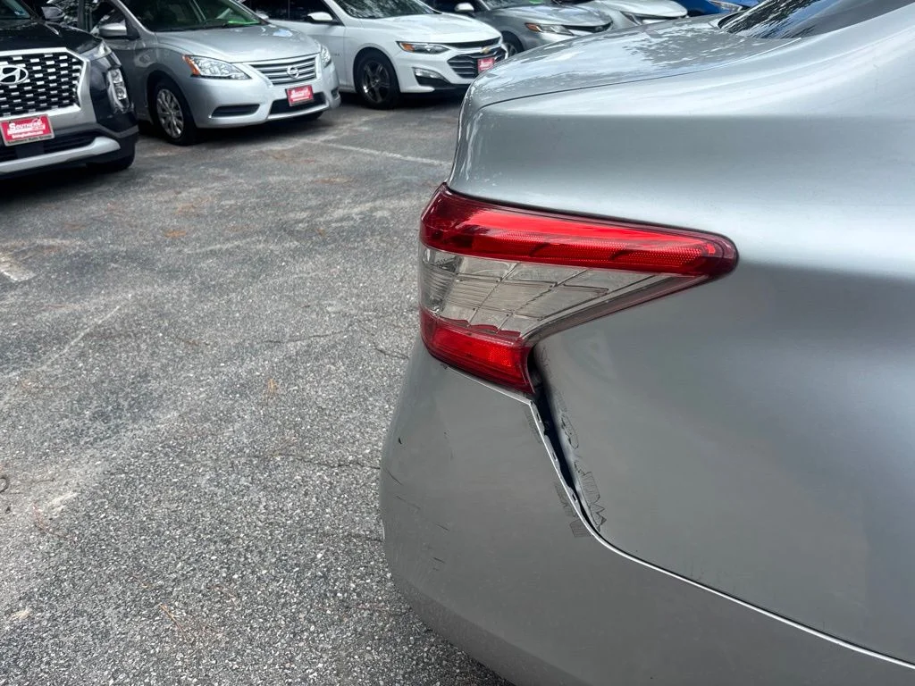 Used 2015 Silver Nissan S image 11