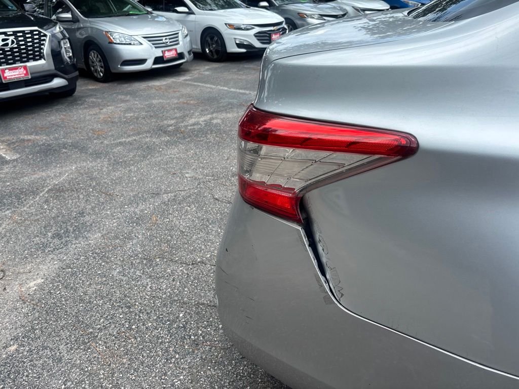 Used 2015 Silver Nissan S image 11