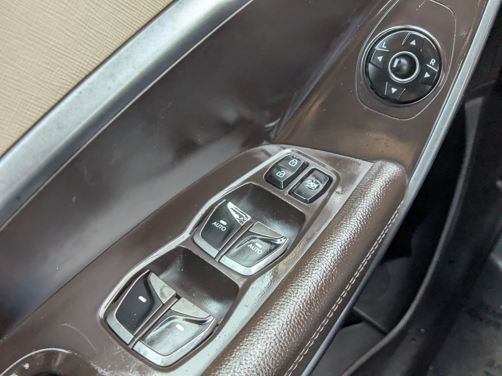 Used 2019 Brown Hyundai SE image 27