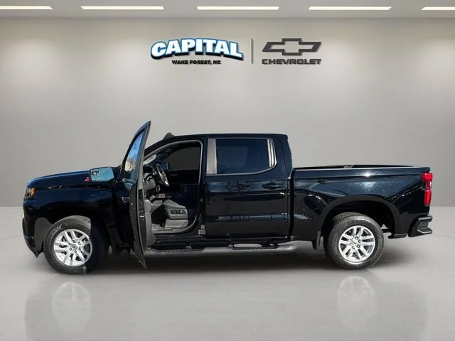 Used 2020 BLACK Chevrolet RST image 13