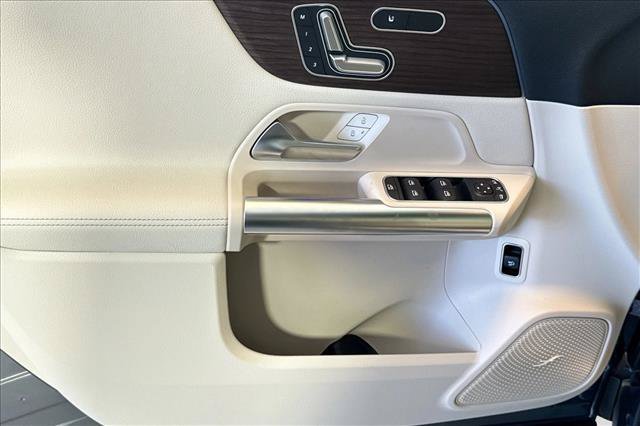New 2026 Mountain Grey Metallic Mercedes-Benz GLA 250 image 45