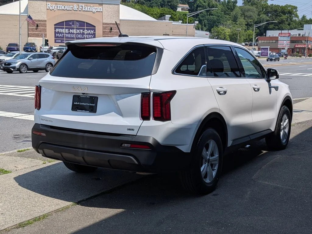 Used 2023 White Kia LX image 6