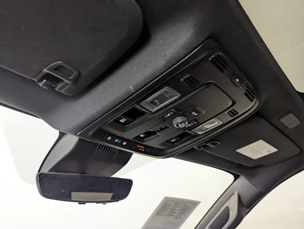 Used 2025 Gray Chevrolet Premier image 27