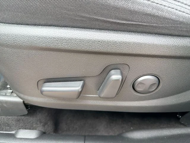 Used 2023 Red Hyundai SEL image 16