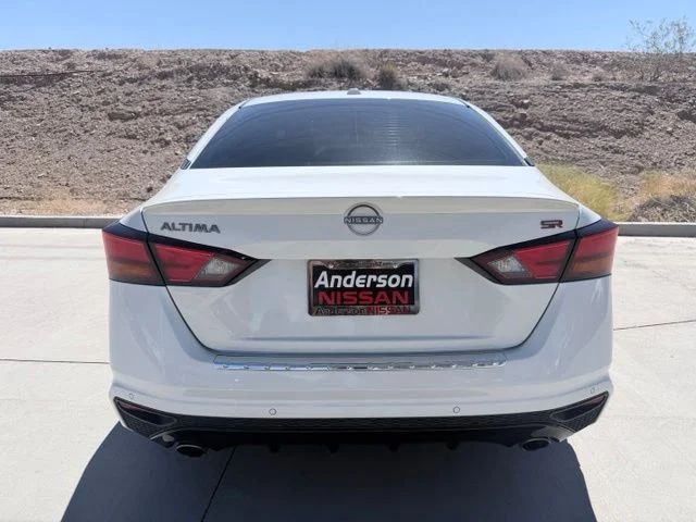 Used 2023 White Nissan 2.5 SR image 7