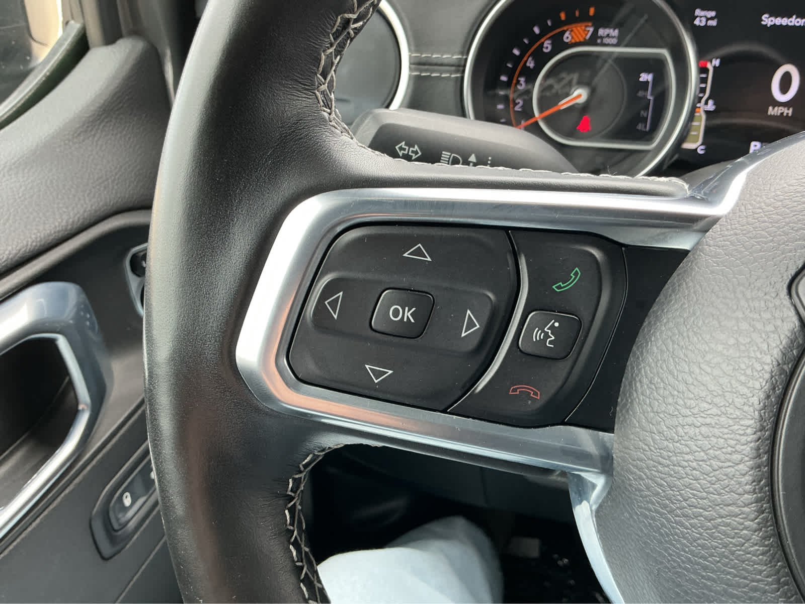 Used 2022 Sting-Gray Clearcoat Jeep Unlimited Sahara image 26