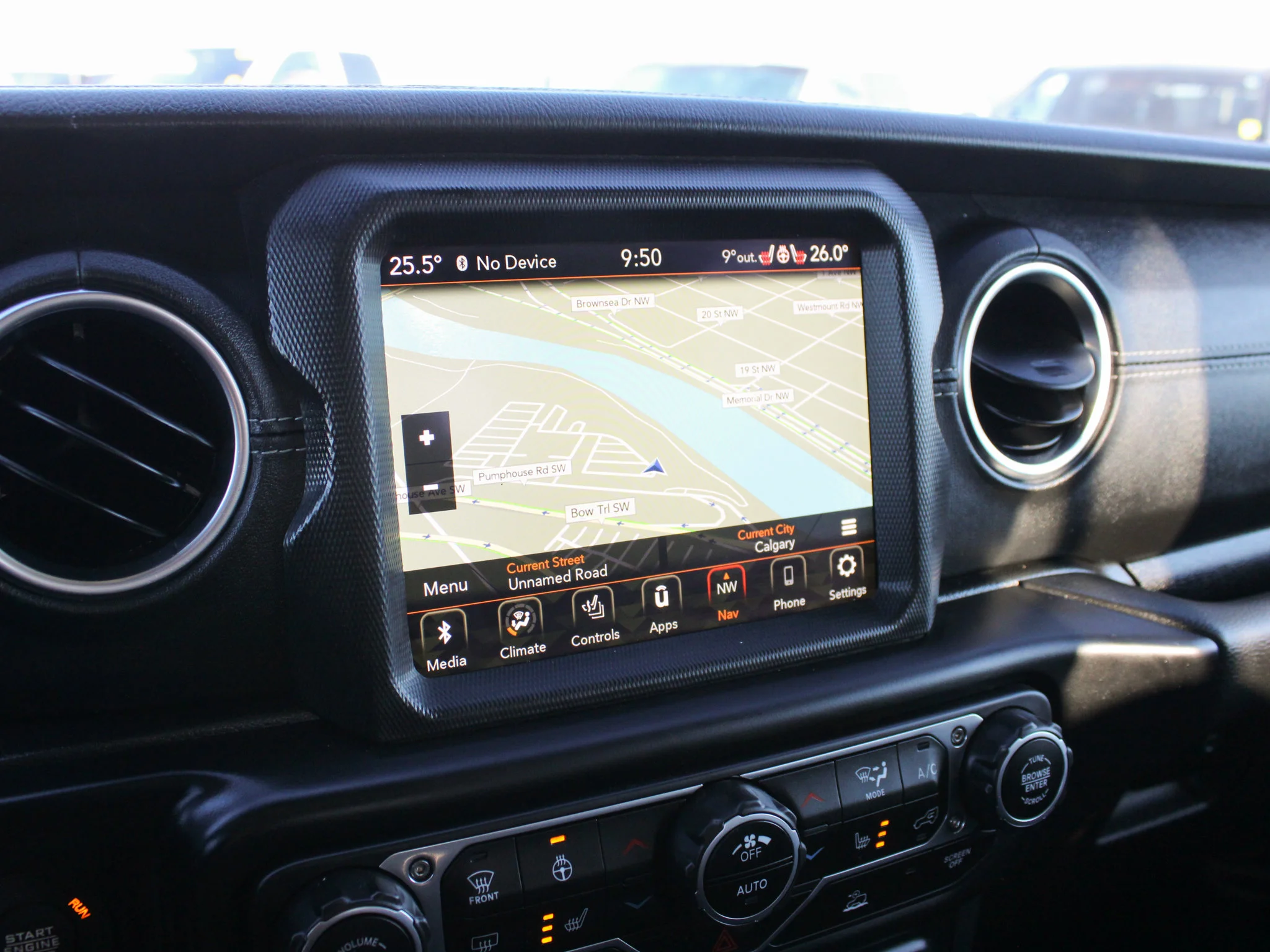 Certified Used 2023 Grey Jeep Overland * No Accidents | V6 | Heated McKinley Leather | Trailer Tow Package image 23