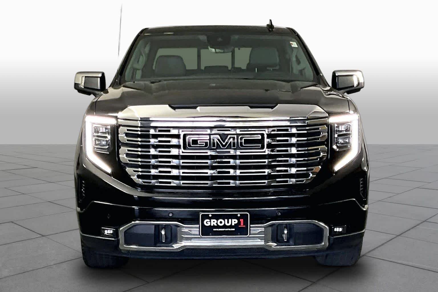 Used 2024 Onyx Black GMC Denali image 4