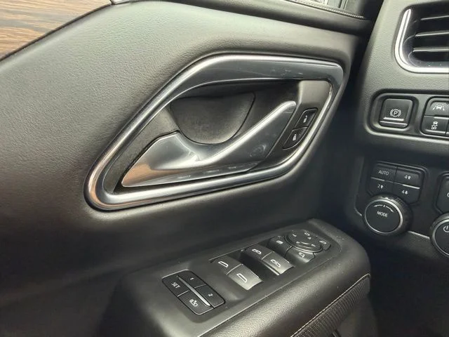 2023 Chevrolet Suburban Premier - Photo 25