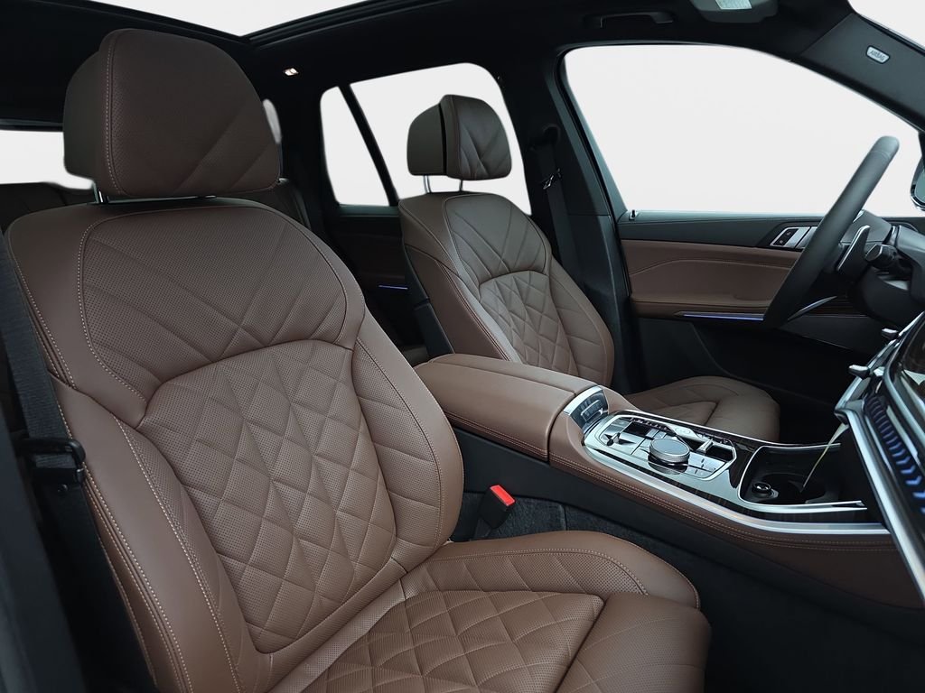 New 2026 Mineral White Metallic BMW xDrive50e image 9