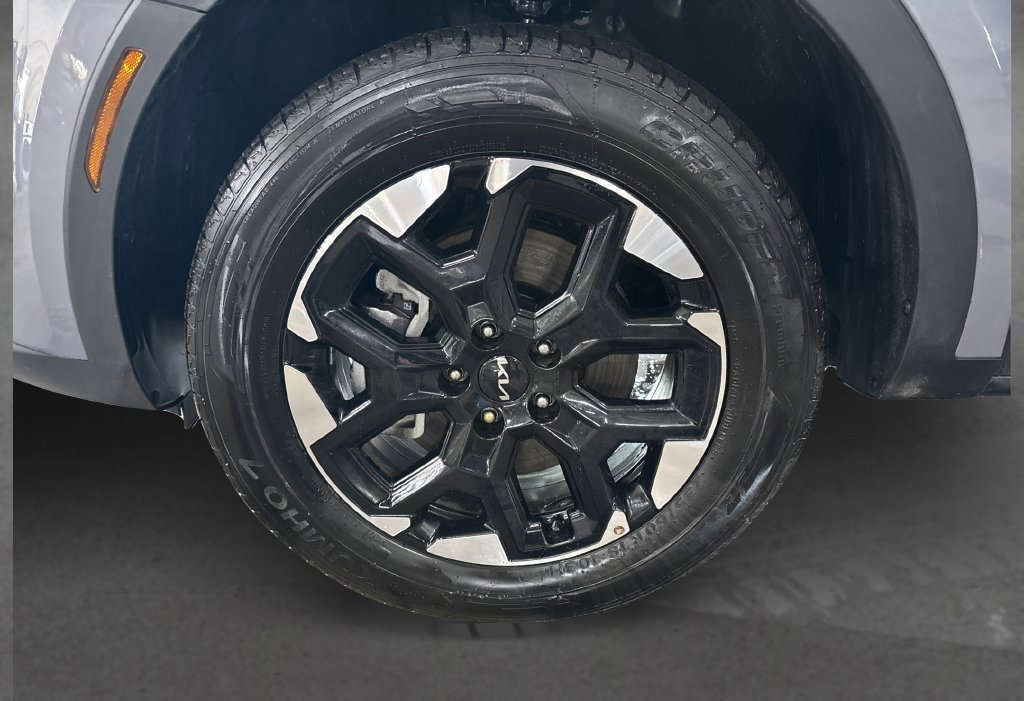 Used 2025 Silver Kia S image 14