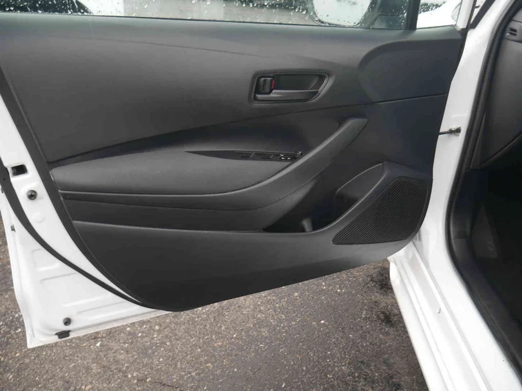 Used 2025 White Toyota LE image 19