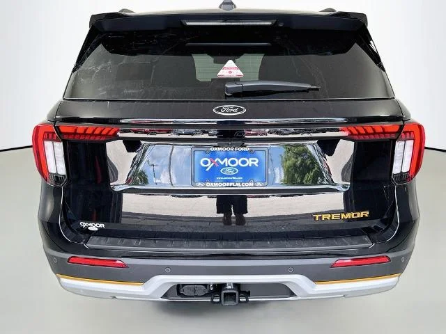 New 2026 Agate Black Metallic Ford Tremor® image 40
