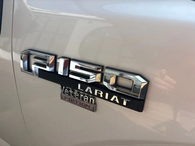 Used 2016  Ford Lariat image 14