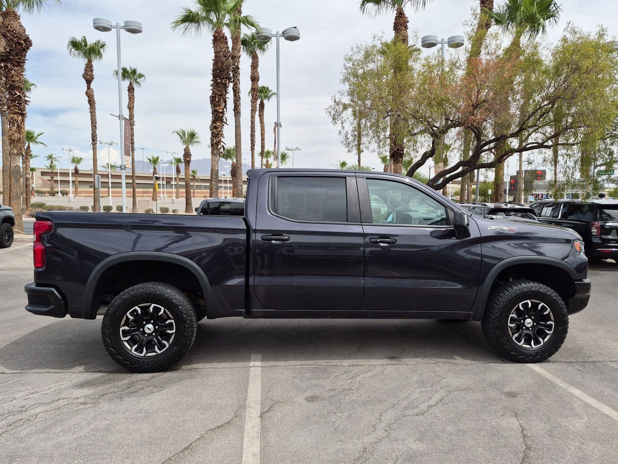 2022 Chevrolet Silverado 1500 ZR2 - Photo 6