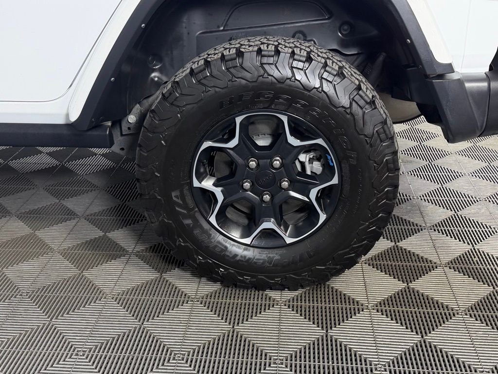 Used 2023 White Jeep Rubicon 4xe image 12