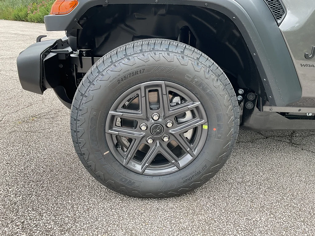 New 2027 Granite Crystal Metallic Clearcoat Jeep Sport S image 13