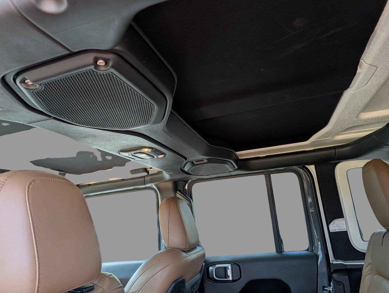 Used 2020 Sting-Gray Clearcoat Jeep Rubicon image 32