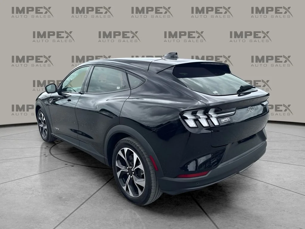 Used 2025 Black Ford Select image 2