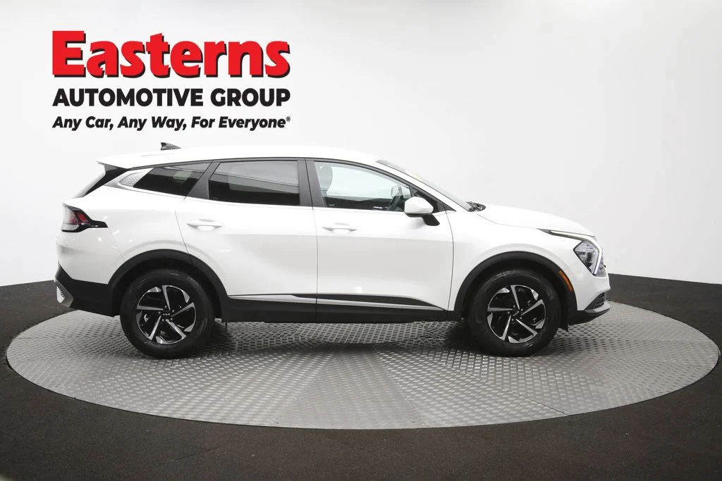 Used 2023 White Kia LX image 44