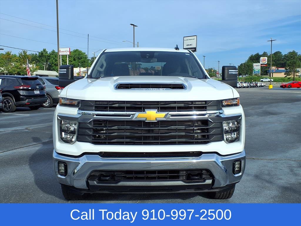 Used 2025 Summit White Chevrolet LT image 2